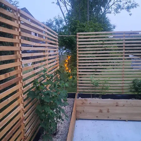 Hébergement de vacances Maison En Bois *