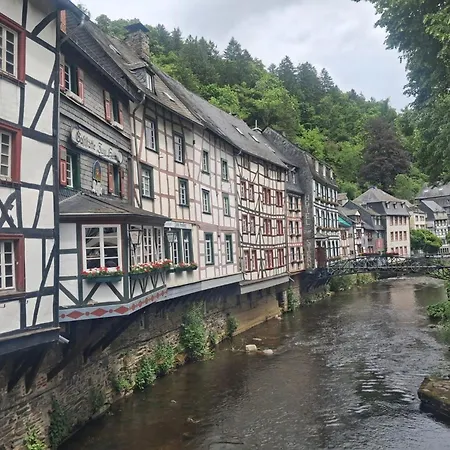 Maison En Bois Hébergement de vacances Lontzen